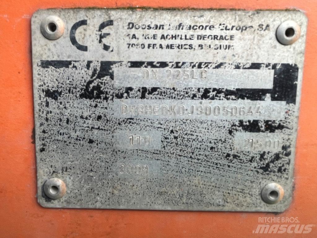 Doosan DX 225 LC 長臂前伸型挖土機/掘鑿機/挖掘機