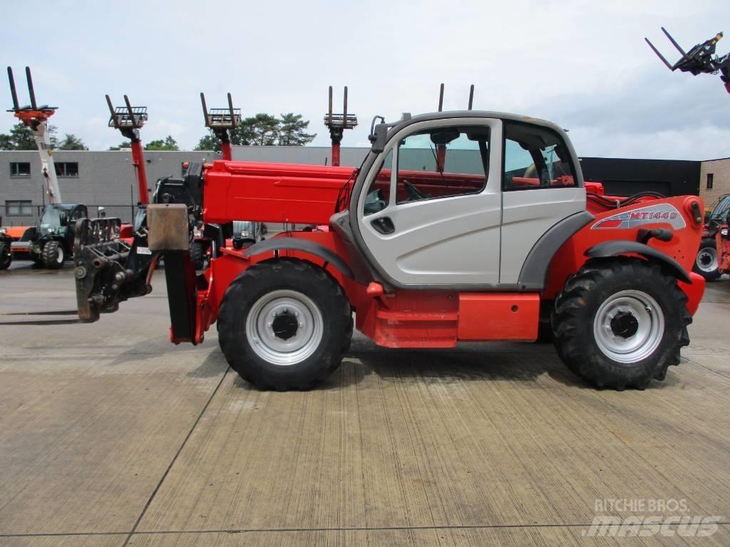 Manitou MT 1440 (066) 伸縮臂操作車