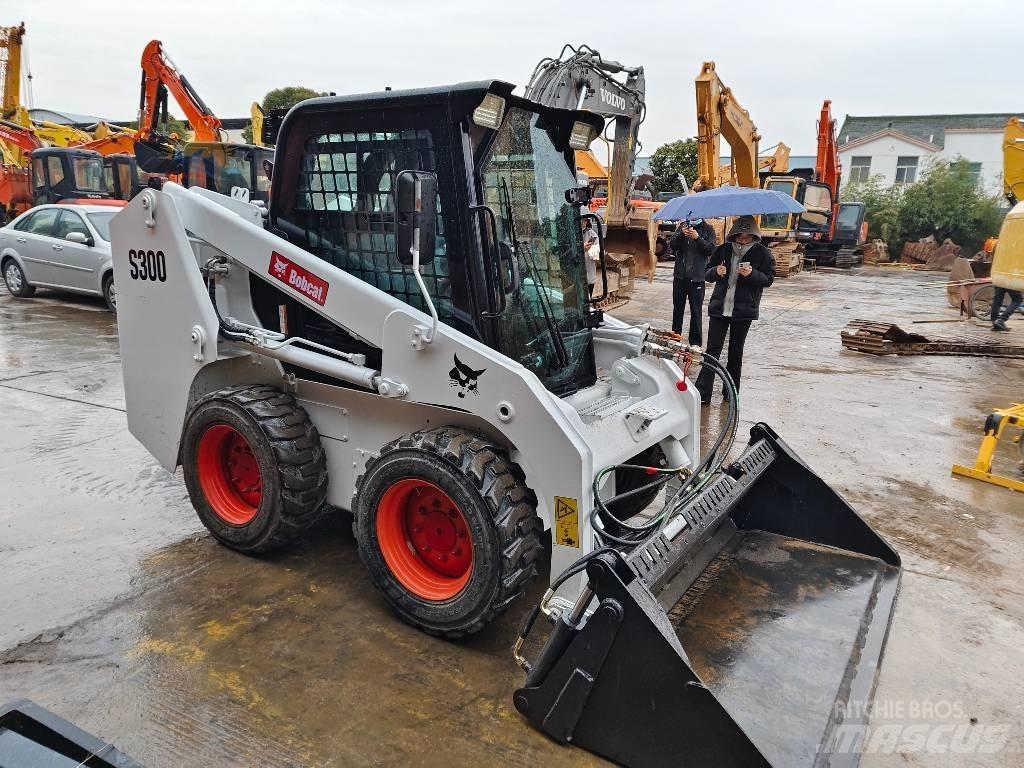 Bobcat S 300 滑移轉向裝載機