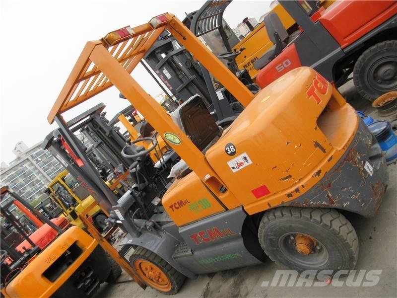 TCM FD 30 柴油卡車