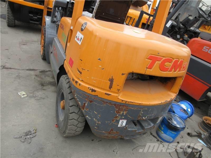 TCM FD 30 柴油卡車