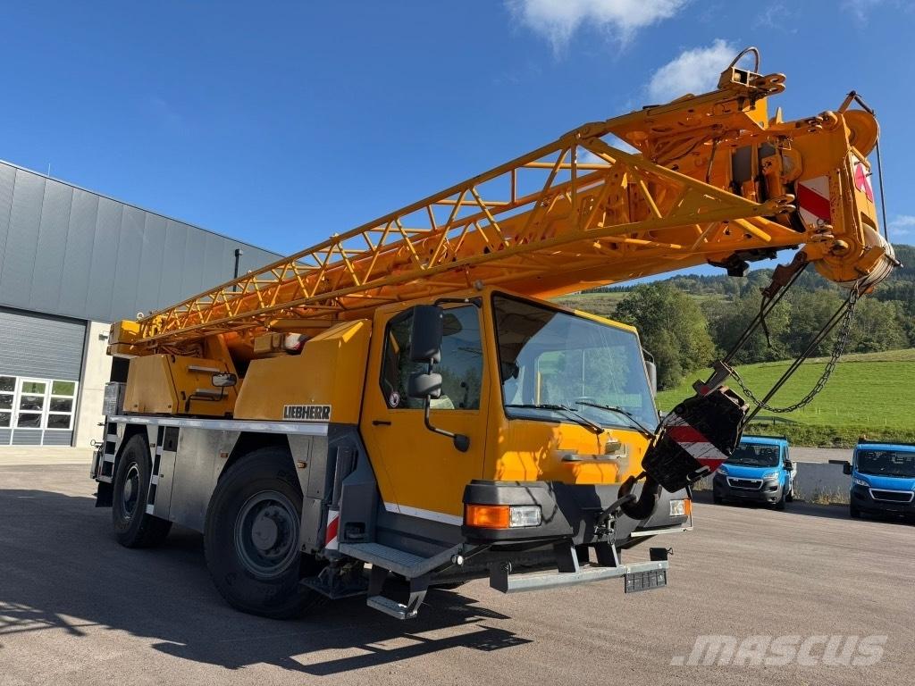 Liebherr LTM 1030-2 全路面起重機/吊車