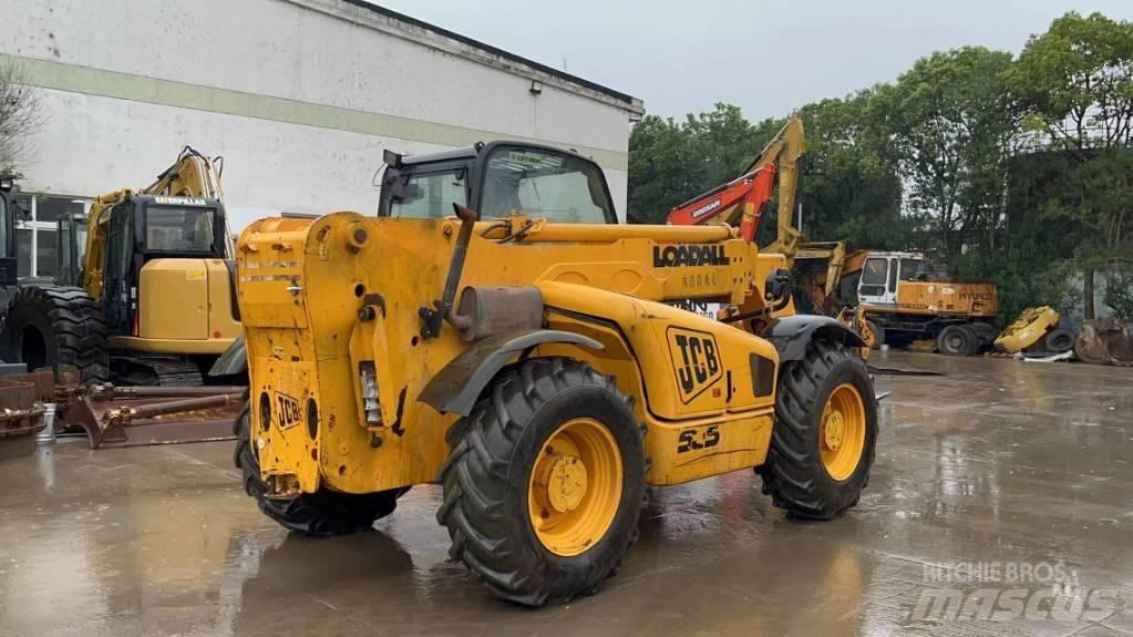 JCB 535 伸縮臂操作車