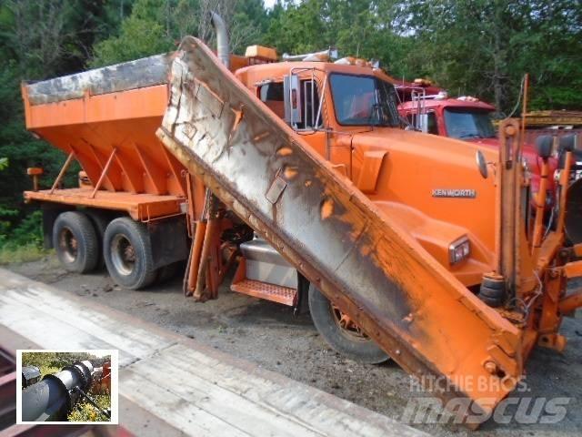 Kenworth T 400 刮雪板和犁