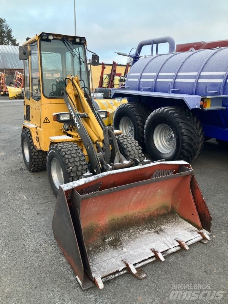 Volvo ZL 302 輪胎式裝載機