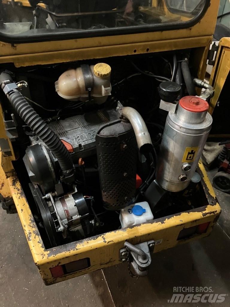Volvo ZL 302 輪胎式裝載機