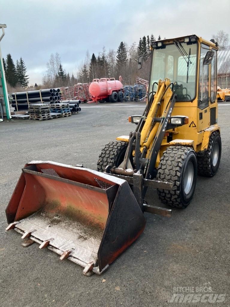 Volvo ZL 302 輪胎式裝載機