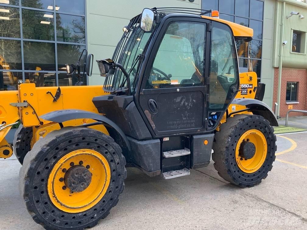 JCB 550-80 伸縮臂操作車