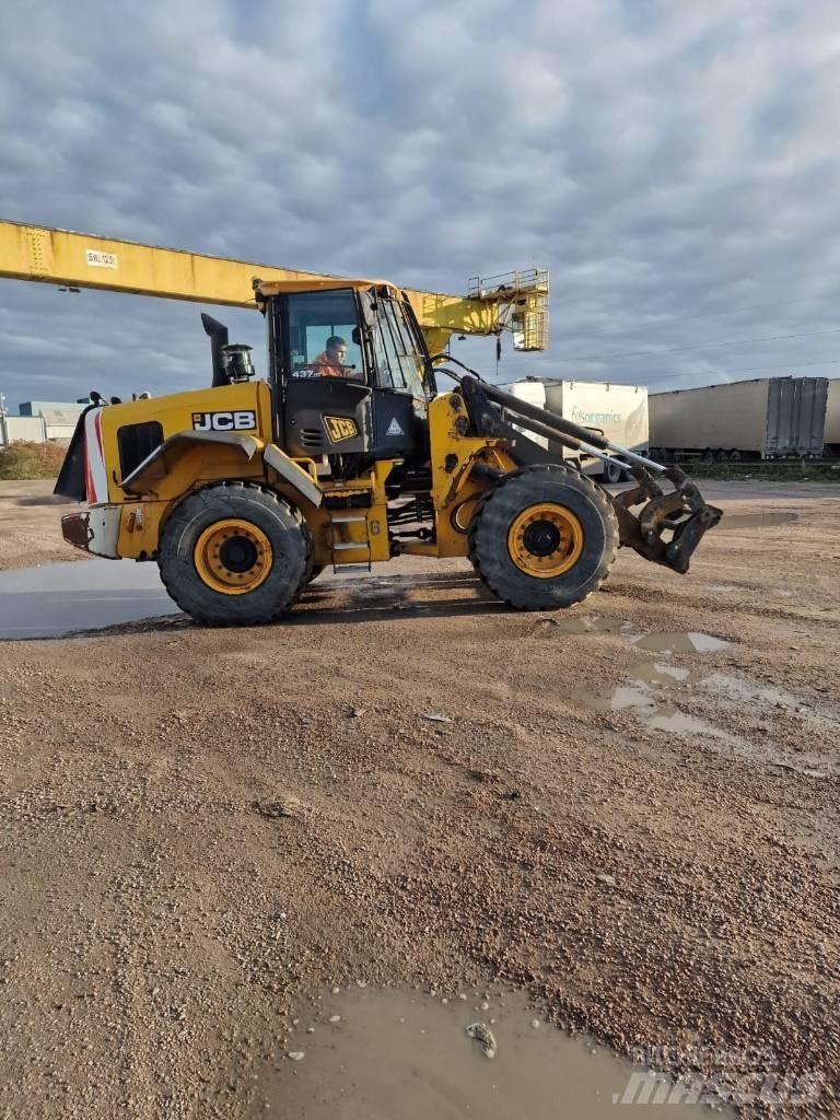 JCB 437 HT 輪胎式裝載機