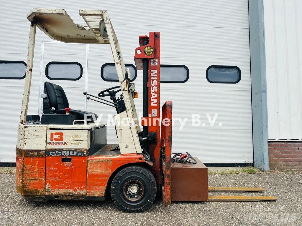 Nissan S01 D 13 U 電動堆高機