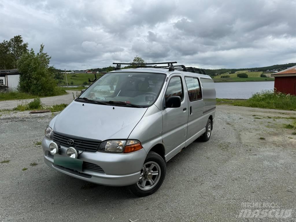 Toyota Hiace 4x4 廂式貨物運輸車