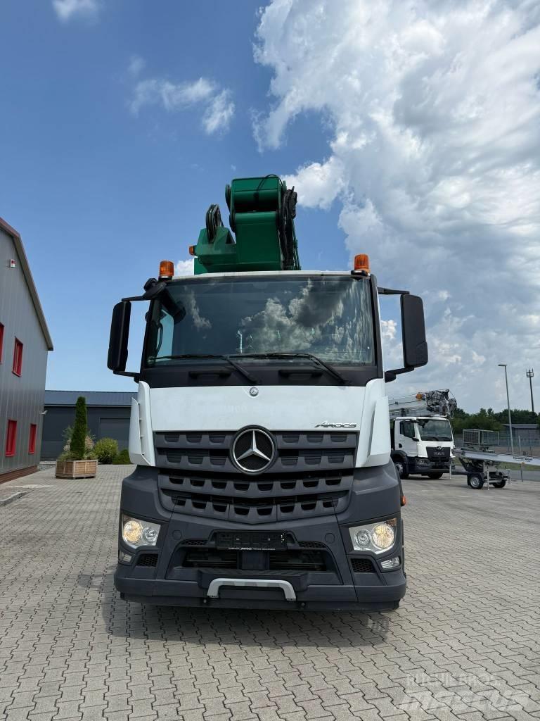 Mercedes-Benz 2643 越野起重機