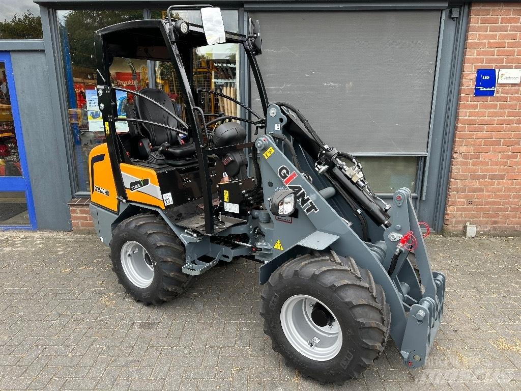 GiANT G2500HD 多功能裝載機