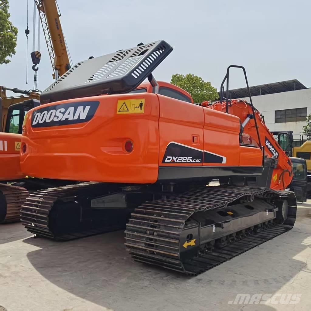Doosan DX 225 履帶式 挖土機/掘鑿機/挖掘機