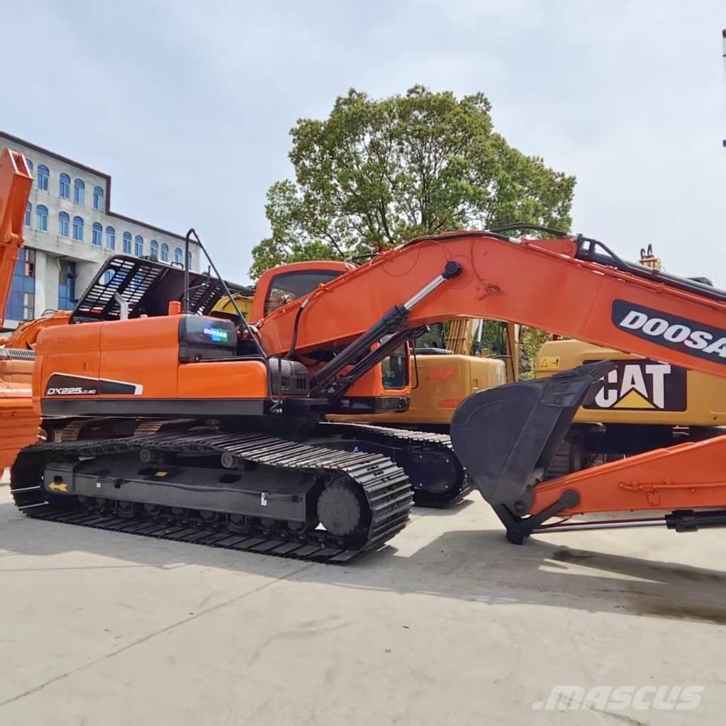 Doosan DX 225 履帶式 挖土機/掘鑿機/挖掘機