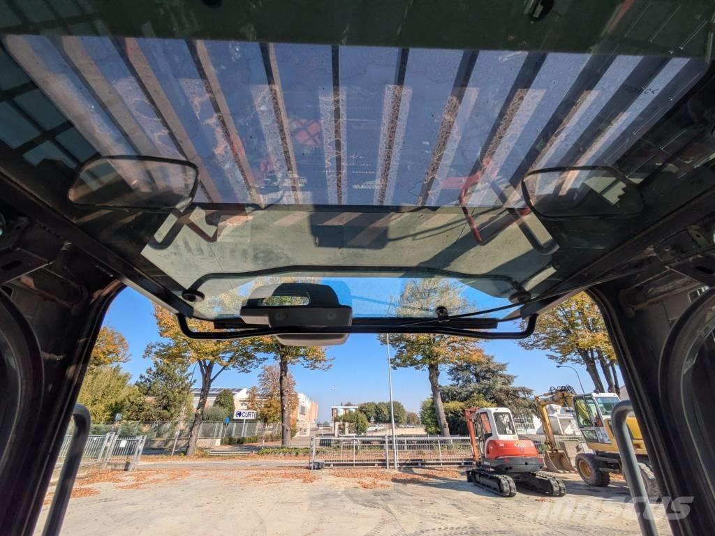 Takeuchi TL10v2 滑移轉向裝載機