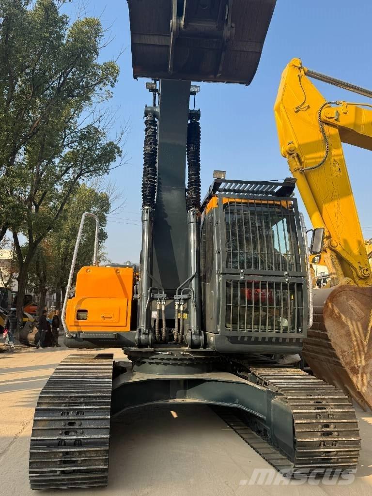 Hyundai HX 220 中型挖土機/掘鑿機/挖掘機 7t-12t