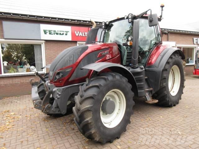 Valtra T154 VERSU 曳引機