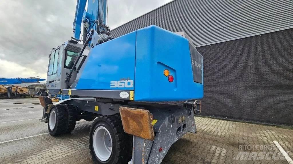 Fuchs MHL360 廢棄物/工業用操作車