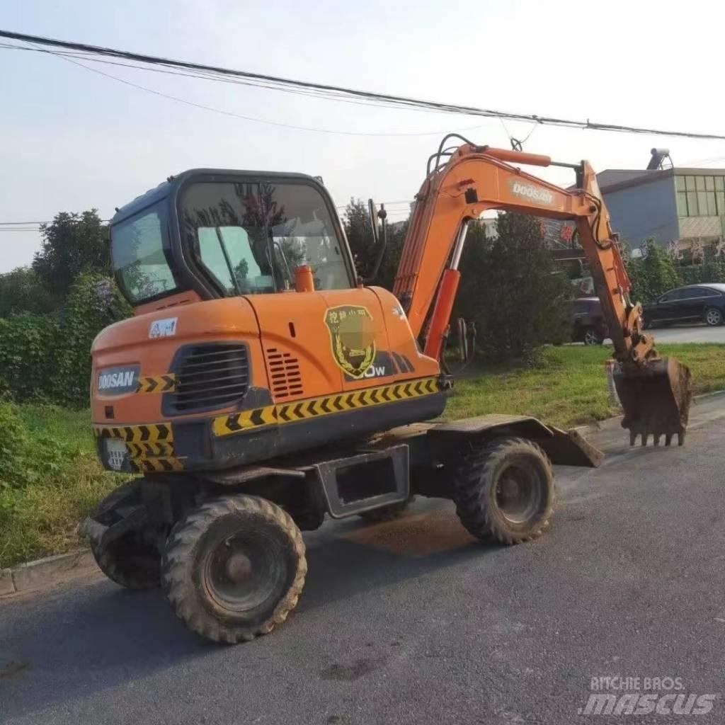 Doosan DX60W 旋轉式挖土機/掘鑿機/挖掘機
