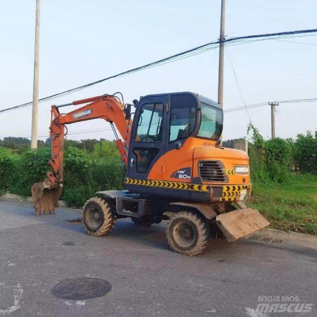 Doosan DX60W 旋轉式挖土機/掘鑿機/挖掘機