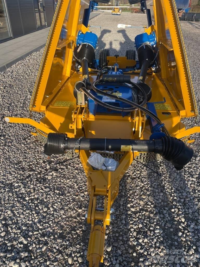Bomford TriWing 4600 割草劑