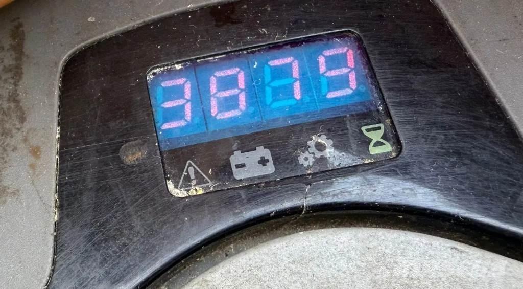BT SWE200D 行走控制式堆積機