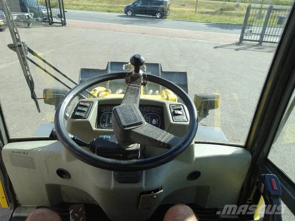 Komatsu WA65-3 輪胎式裝載機