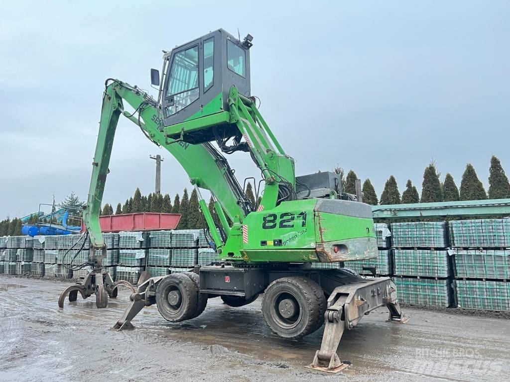 Sennebogen 821 廢棄物/工業用操作車