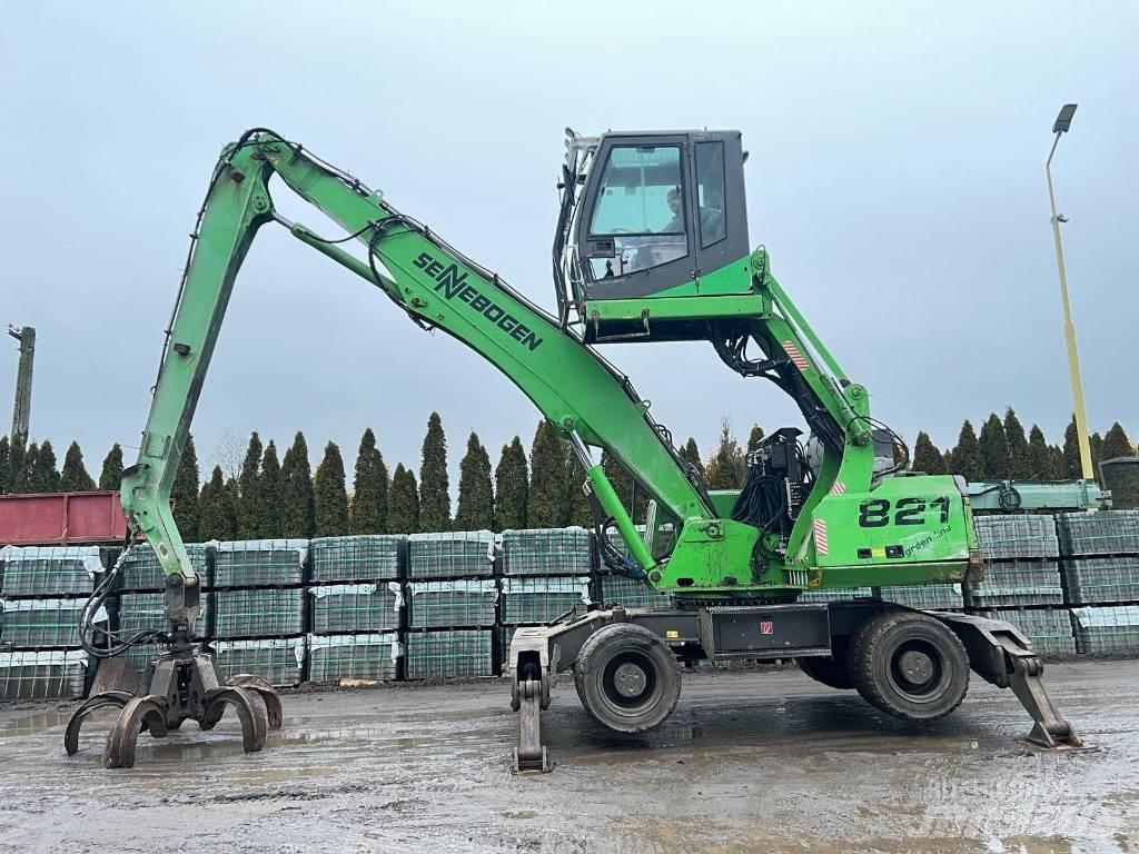 Sennebogen 821 廢棄物/工業用操作車