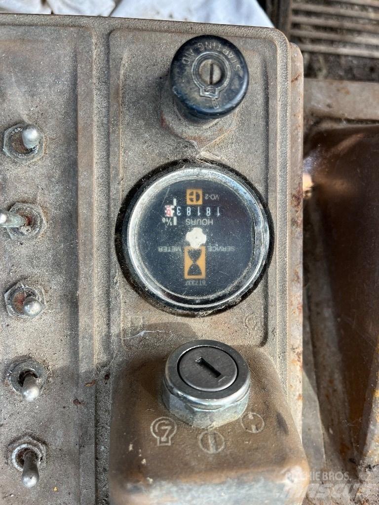 CAT 826 G 廢棄物壓實機
