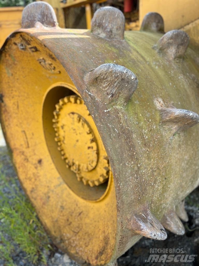 CAT 826 G 廢棄物壓實機