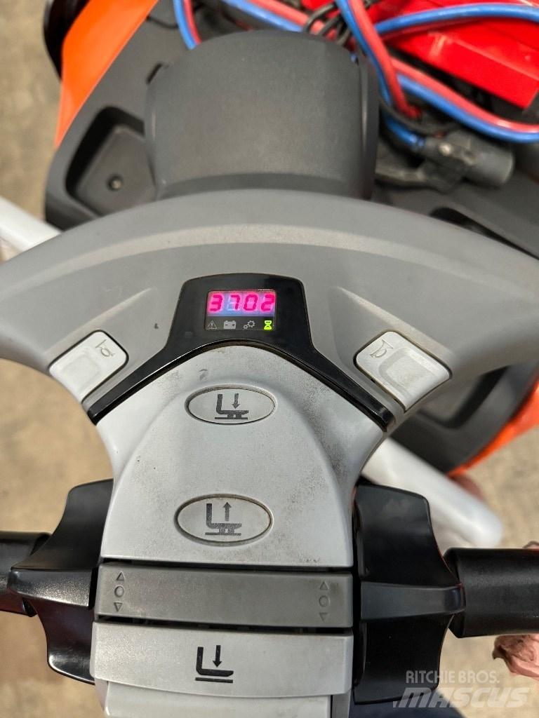 Toyota SPE120L 行走控制式堆積機