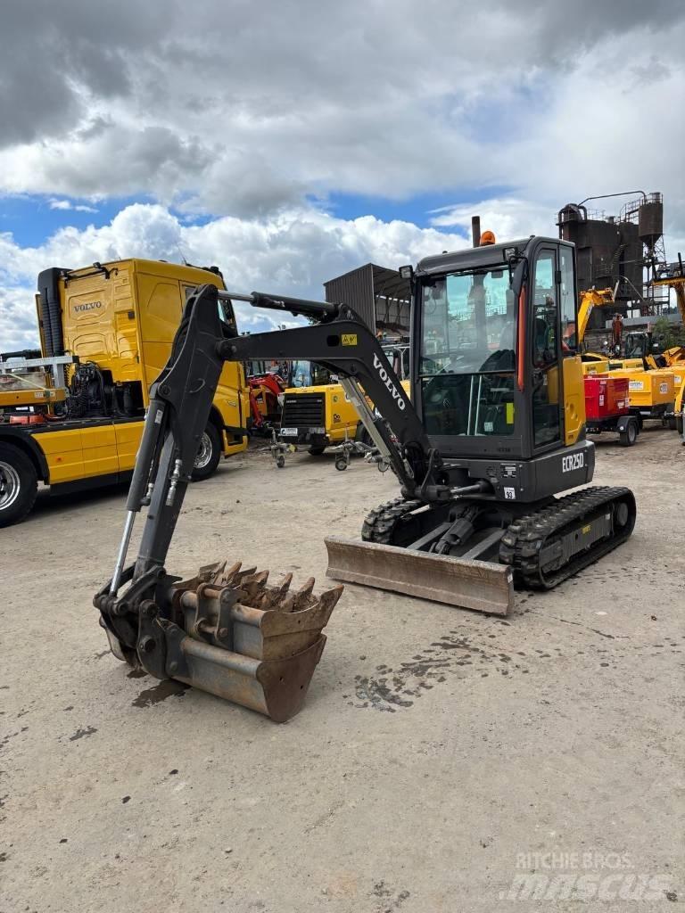Volvo ECR 25 D 小型挖土機/掘鑿機<7t(小型挖掘機)