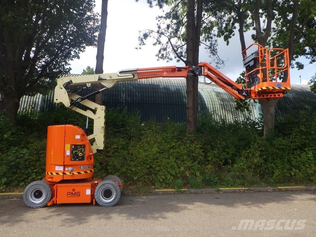 JLG E300AJP 曲臂高空作業車