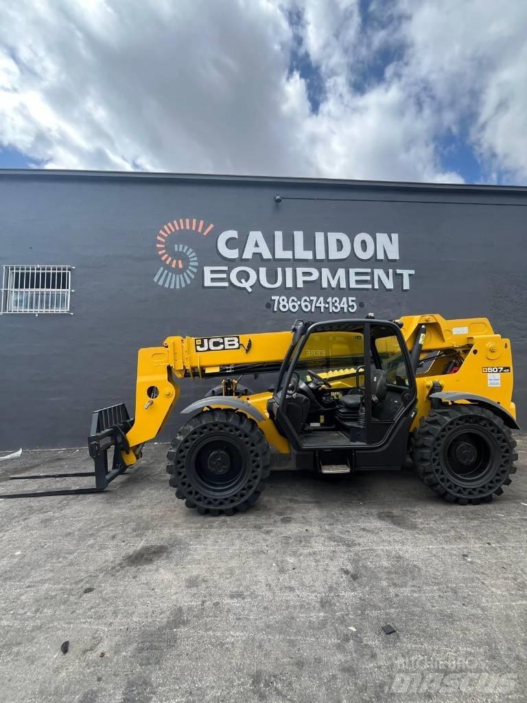 JCB 507-42 伸縮臂操作車