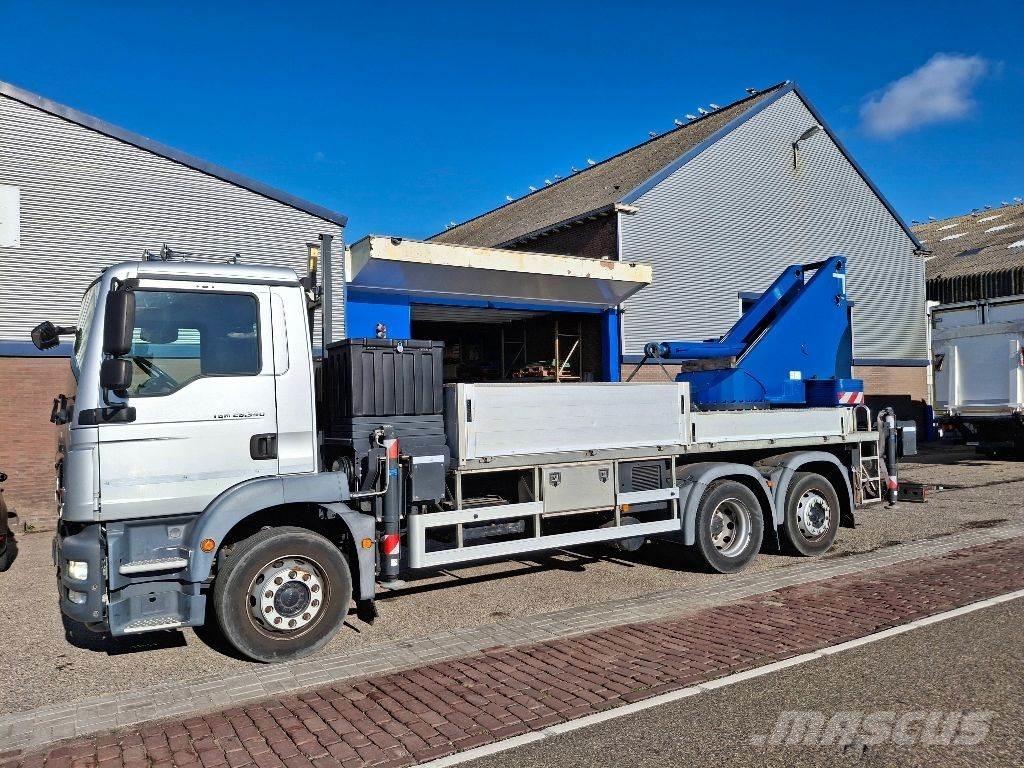 MAN TGM 26.340 6x2 貨箱式卡車