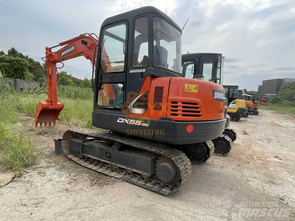 Doosan DX 55 小型挖土機/掘鑿機<7t(小型挖掘機)