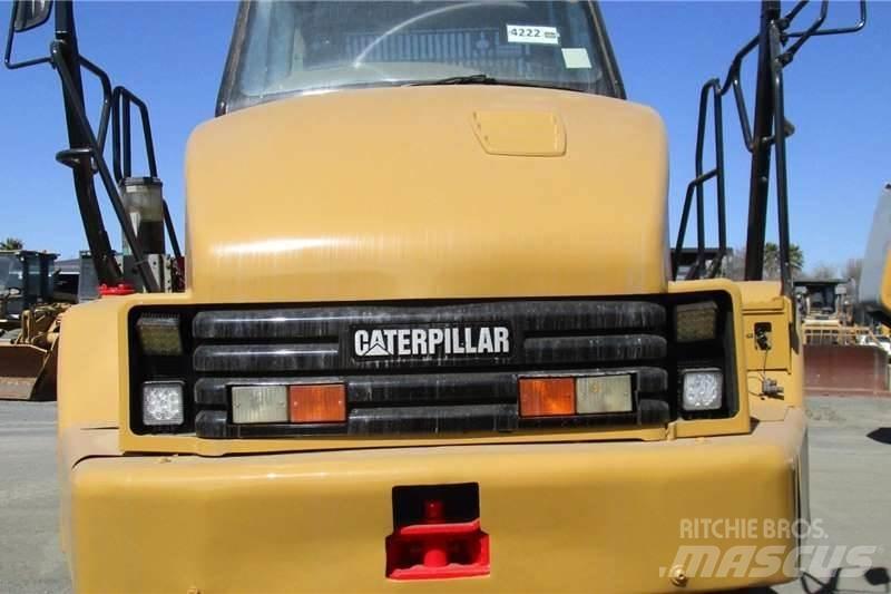 CAT 730 鉸接式起吊車
