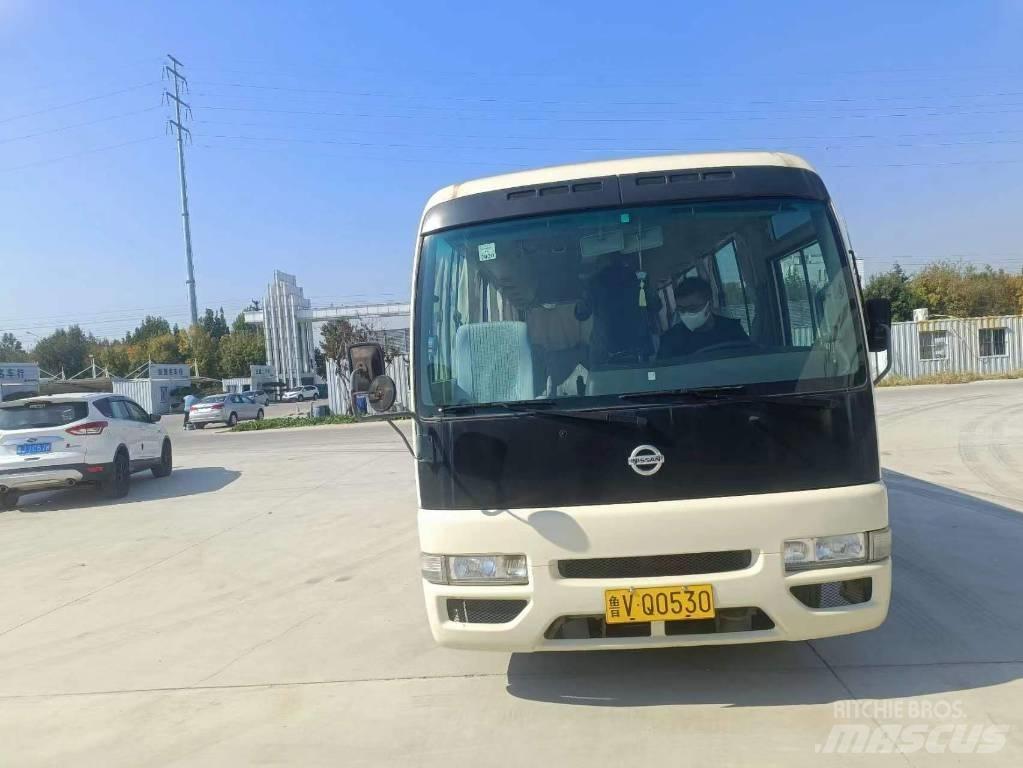 Nissan Civilian 公路客運汽車