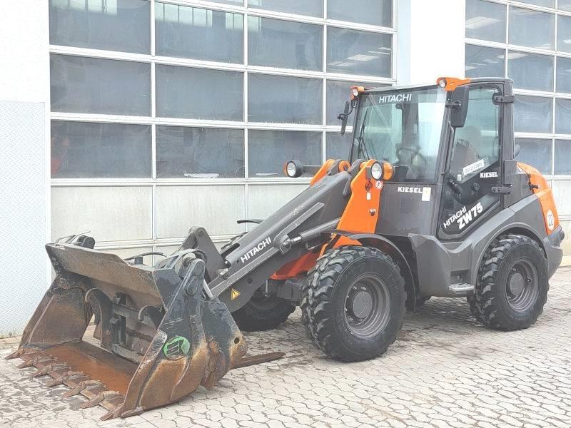 Hitachi ZW 75-6 滑移轉向裝載機