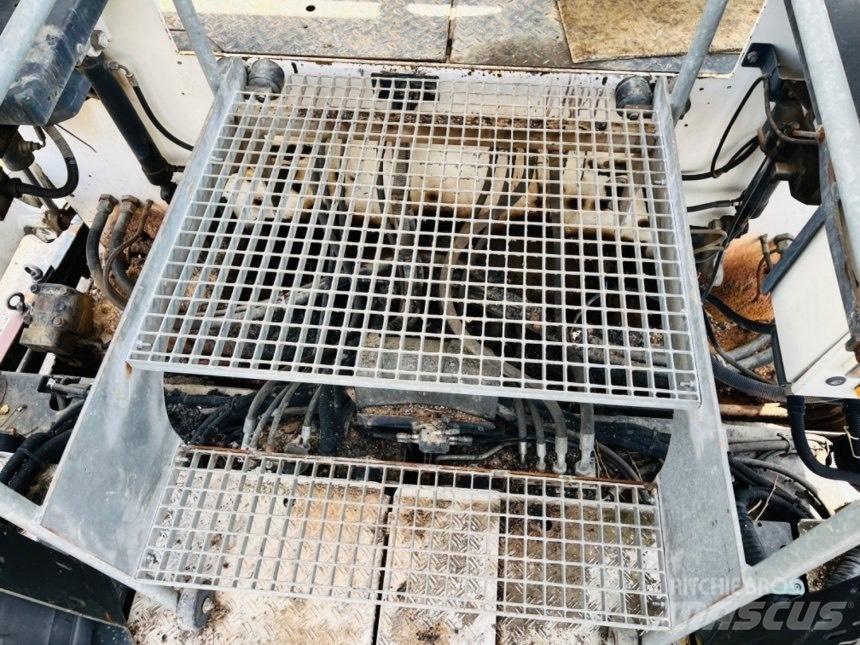 Dynapac F 141-6WD 瀝青攤舖機/鋪路機