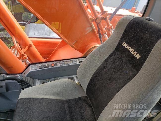Doosan DX 300 履帶式 挖土機/掘鑿機/挖掘機