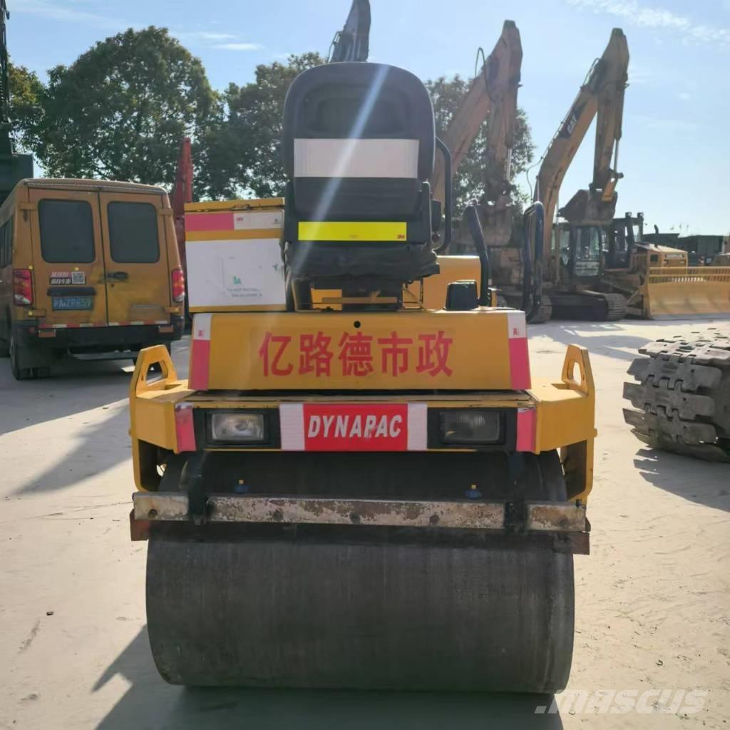 Dynapac CC 142 雙輪滾壓機