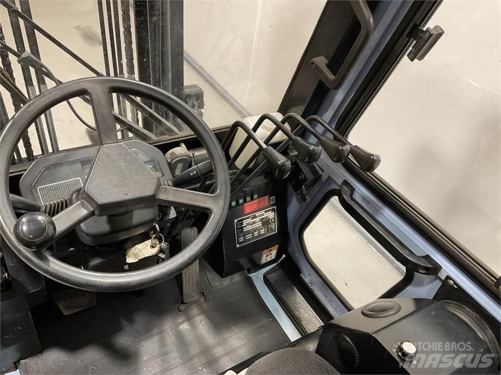 Utilev UT30P 柴油卡車