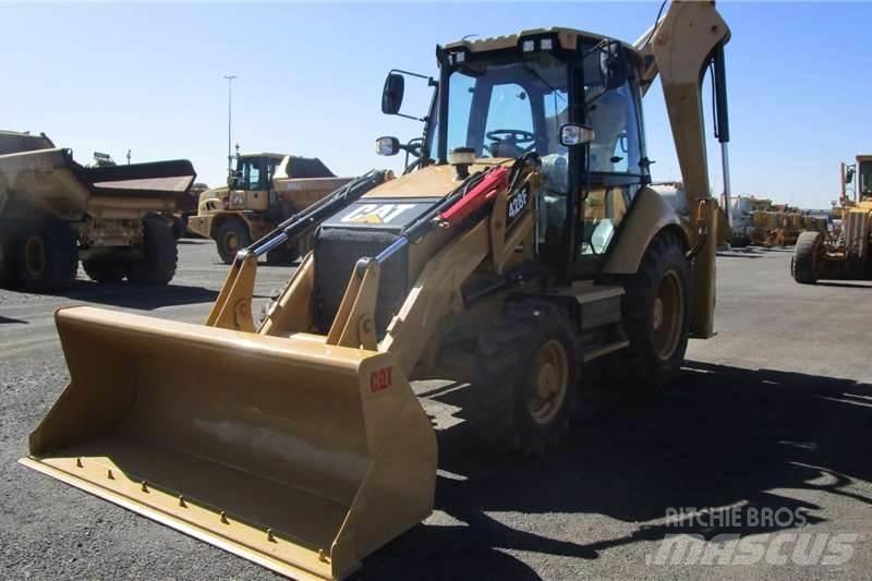 CAT 428F 反鏟裝載機