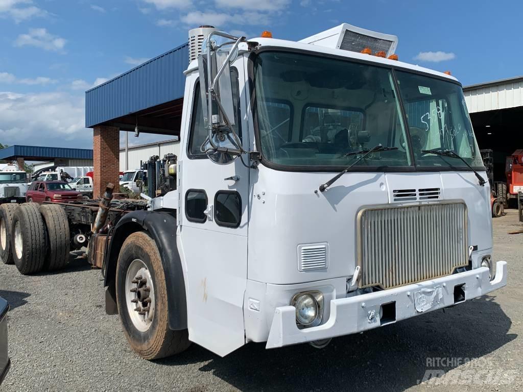 Autocar WX64 商用底盤車