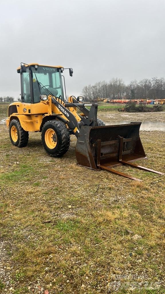 Volvo L 30 G 輪胎式裝載機