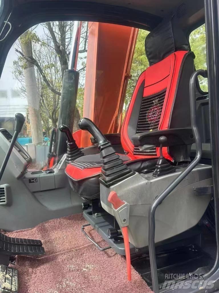 Doosan DX 75LC-9 C 小型挖土機/掘鑿機<7t(小型挖掘機)