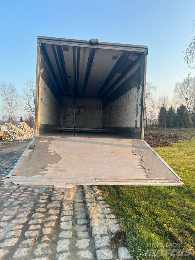 Iveco Stralis 商用底盤車